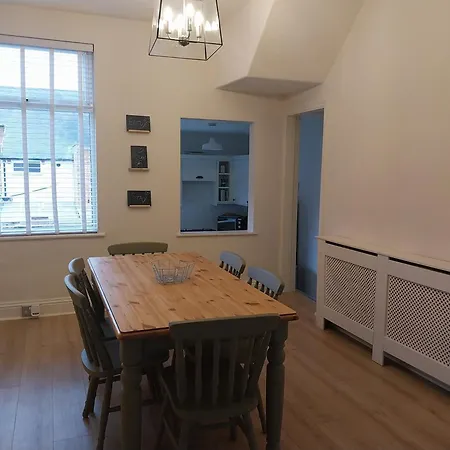 Holiday home 47 Elmville Avenue Scarborough