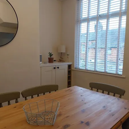 Holiday home 47 Elmville Avenue Scarborough