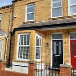 Holiday home 47 Elmville Avenue