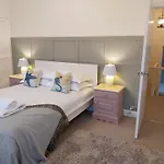 Holiday home 47 Elmville Avenue
